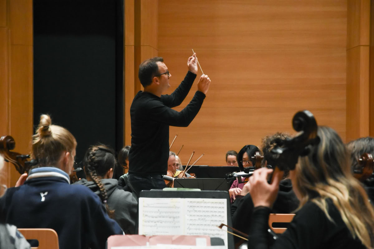 Picture of Bede Williams conducting